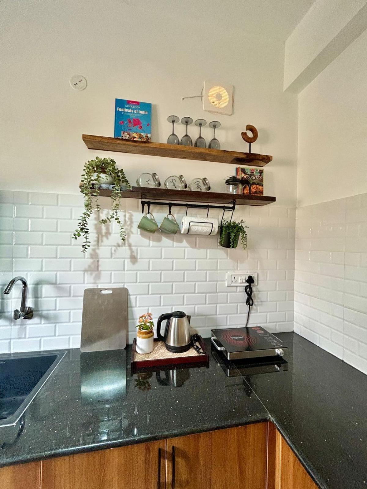 45th Palm Apartment